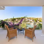 Villa Philippa - Luxurious Five-room - Idyllic Location - First Row To The Sea - Spectacular View Of The Sea Bay - Unforgettable Sunsets - 15 Minutes From Supetar Ferry Port - Free Parking - Private Heated Pool