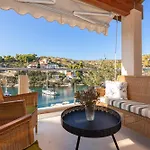 Philippa - Luxurious Five-room - Idyllic Location - First Row To The Sea - Spectacular View Of The Sea Bay - Unforgettable Sunsets - 15 Minutes From Supetar Ferry Port - Free Parking - Private Heated Pool