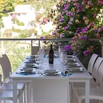 Philippa - Luxurious Five-room - Idyllic Location - First Row To The Sea - Spectacular View Of The Sea Bay - Unforgettable Sunsets - 15 Minutes From Supetar Ferry Port - Free Parking - Private Heated Pool