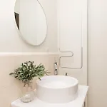 Philippa - Luxurious Five-room - Idyllic Location - First Row To The Sea - Spectacular View Of The Sea Bay - Unforgettable Sunsets - 15 Minutes From Supetar Ferry Port - Free Parking - Private Heated Pool