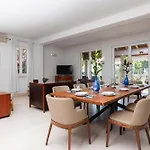 Philippa - Luxurious Five-room - Idyllic Location - First Row To The Sea - Spectacular View Of The Sea Bay - Unforgettable Sunsets - 15 Minutes From Supetar Ferry Port - Free Parking - Private Heated Pool Villa