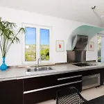 Villa Philippa - Luxurious Five-room - Idyllic Location - First Row To The Sea - Spectacular View Of The Sea Bay - Unforgettable Sunsets - 15 Minutes From Supetar Ferry Port - Free Parking - Private Heated Pool