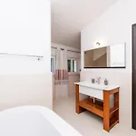 Philippa - Luxurious Five-room - Idyllic Location - First Row To The Sea - Spectacular View Of The Sea Bay - Unforgettable Sunsets - 15 Minutes From Supetar Ferry Port - Free Parking - Private Heated Pool Villa Sutivan