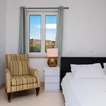 Philippa - Luxurious Five-room - Idyllic Location - First Row To The Sea - Spectacular View Of The Sea Bay - Unforgettable Sunsets - 15 Minutes From Supetar Ferry Port - Free Parking - Private Heated Pool * Sutivan
