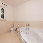 Villa Philippa - Luxurious Five-room - Idyllic Location - First Row To The Sea - Spectacular View Of The Sea Bay - Unforgettable Sunsets - 15 Minutes From Supetar Ferry Port - Free Parking - Private Heated Pool *