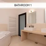 Philippa - Luxurious Five-room - Idyllic Location - First Row To The Sea - Spectacular View Of The Sea Bay - Unforgettable Sunsets - 15 Minutes From Supetar Ferry Port - Free Parking - Private Heated Pool * Sutivan