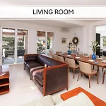 Philippa - Luxurious Five-room - Idyllic Location - First Row To The Sea - Spectacular View Of The Sea Bay - Unforgettable Sunsets - 15 Minutes From Supetar Ferry Port - Free Parking - Private Heated Pool * Sutivan