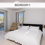 Philippa - Luxurious Five-room - Idyllic Location - First Row To The Sea - Spectacular View Of The Sea Bay - Unforgettable Sunsets - 15 Minutes From Supetar Ferry Port - Free Parking - Private Heated Pool