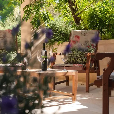 Philippa - Luxurious Five-room - Idyllic Location - First Row To The Sea - Spectacular View Of The Sea Bay - Unforgettable Sunsets - 15 Minutes From Supetar Ferry Port - Free Parking - Private Pool Villa Sutivan