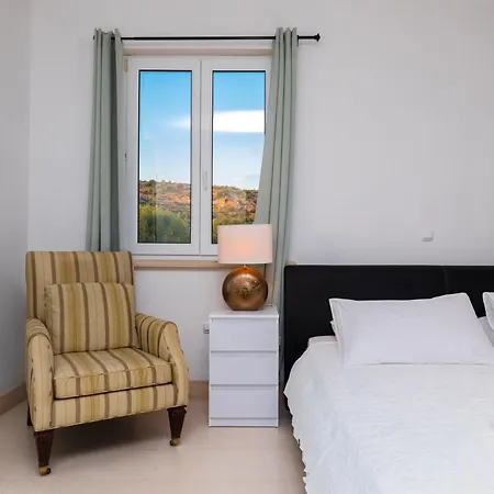Philippa - Luxurious Five-room - Idyllic Location - First Row To The Sea - Spectacular View Of The Sea Bay - Unforgettable Sunsets - 15 Minutes From Supetar Ferry Port - Free Parking - Private Heated Pool * Sutivan