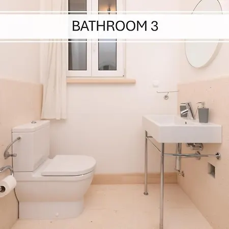 Philippa - Luxurious Five-room - Idyllic Location - First Row To The Sea - Spectacular View Of The Sea Bay - Unforgettable Sunsets - 15 Minutes From Supetar Ferry Port - Free Parking - Private Heated Pool