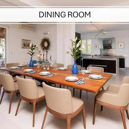 Philippa - Luxurious Five-room - Idyllic Location - First Row To The Sea - Spectacular View Of The Sea Bay - Unforgettable Sunsets - 15 Minutes From Supetar Ferry Port - Free Parking - Private Pool Villa Sutivan